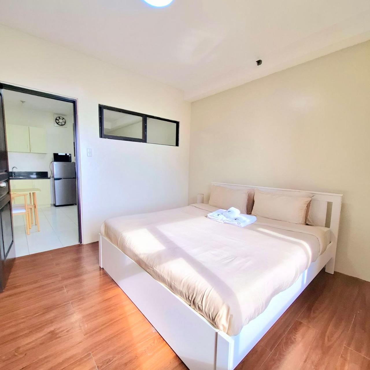 Manila Bayview Rental Екстер'єр фото