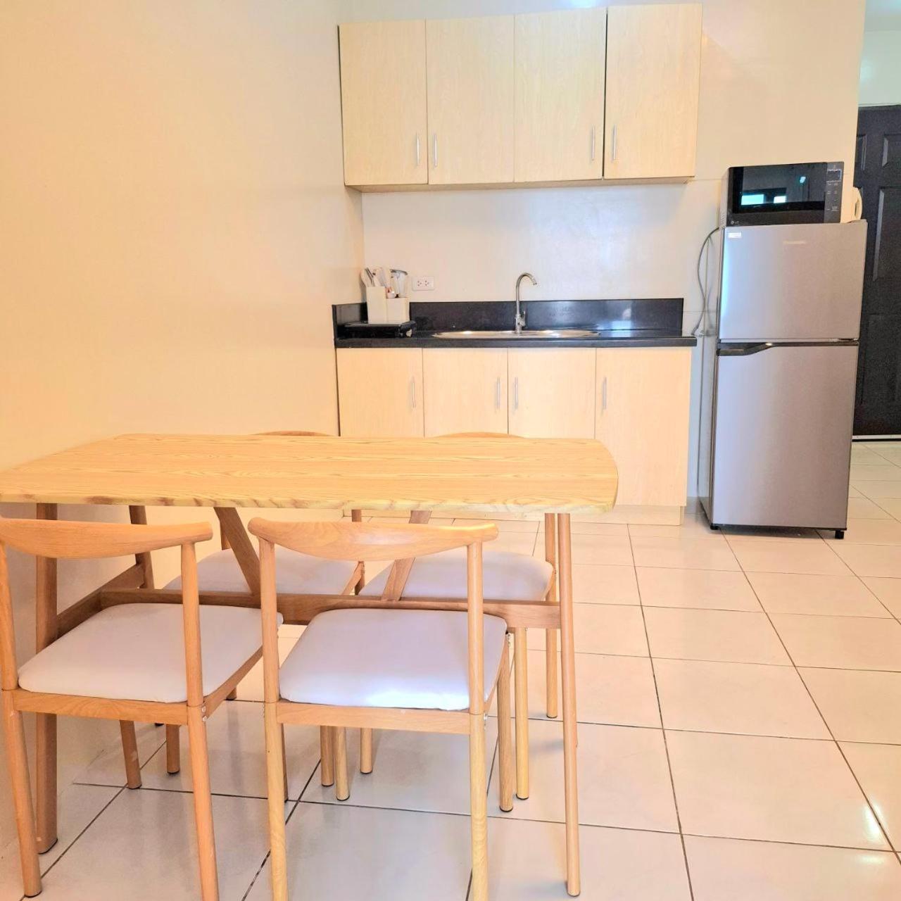 Manila Bayview Rental Екстер'єр фото