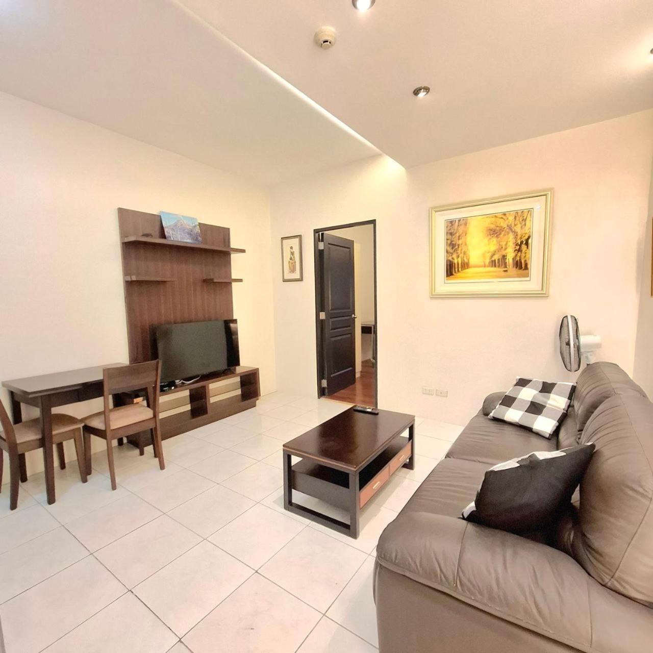 Manila Bayview Rental Екстер'єр фото