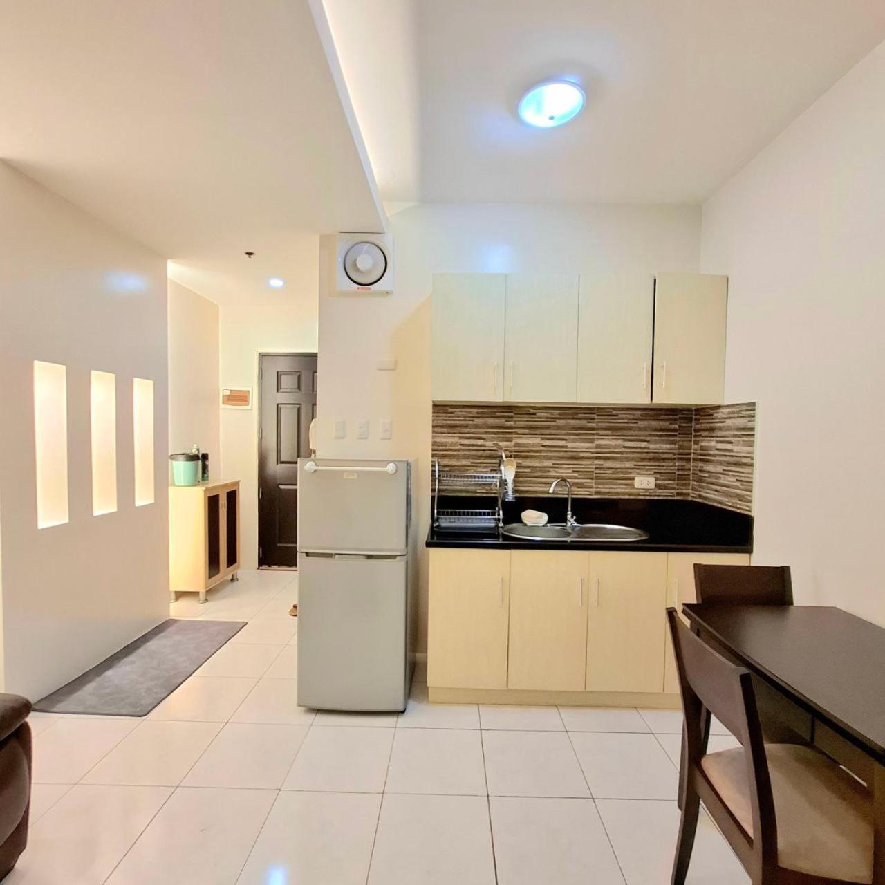 Manila Bayview Rental Екстер'єр фото